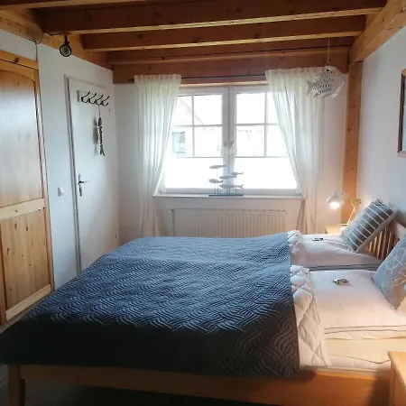 Boddenhus Auf Ruegen - Ferienwohnungen Und Pension Rappin Exterior photo