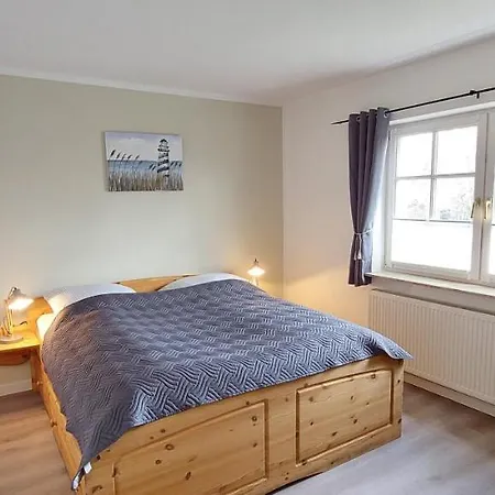 Boddenhus Auf Ruegen - Ferienwohnungen Und Pension Rappin Exterior photo