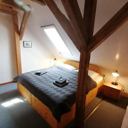 Boddenhus Auf Ruegen - Ferienwohnungen Und Pension Rappin Exterior photo