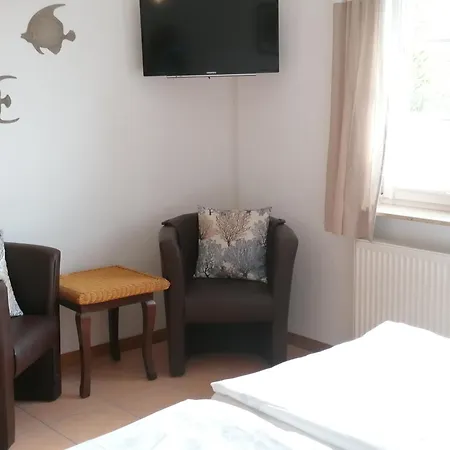 Boddenhus Auf Ruegen - Ferienwohnungen Und Pension Rappin Room photo