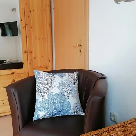 Boddenhus Auf Ruegen - Ferienwohnungen Und Pension Rappin Room photo