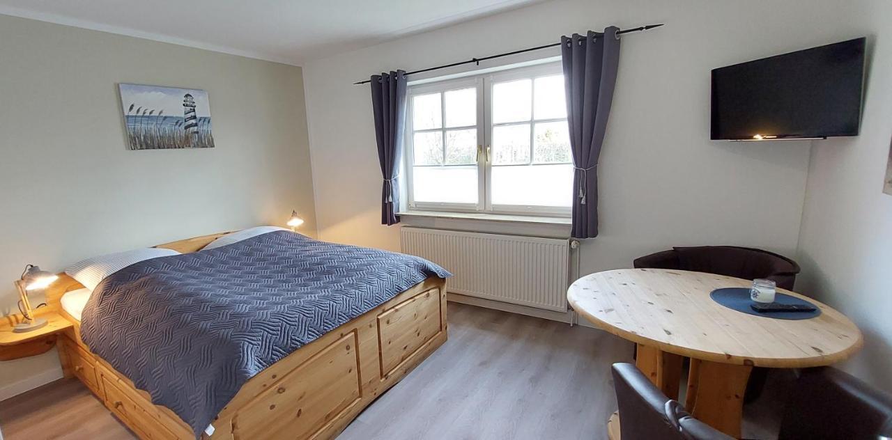Boddenhus Auf Ruegen - Und Appartement Rappin