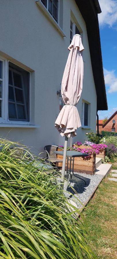 Boddenhus Auf Ruegen - Und *